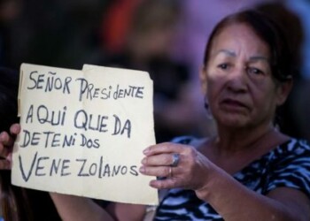 Diputados piden al Gobierno atender motín de "presos políticos" venezolanos
