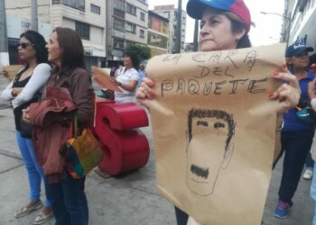 Tequeños toman avenida Bermúdez en rechazo al "paquetazo rojo"