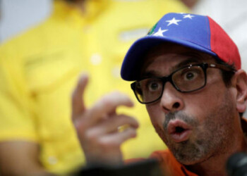 Oposición venezolana insiste en salida de Maduro tras reaparición de la FARC