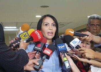 Diputada Delsa Solorzano exigió  “desalojo” a Nicolas Maduro