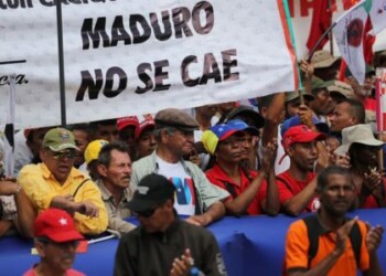 Marchan en Caracas en apoyo a Maduro tras fallido atentado
