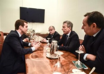 Casado quiere trabajar con Duque en lucha contra populismo de Maduro y Ortega
