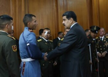 Maduro señala a opositores por atentado en su contra y pide extradiciones