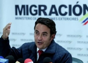 Colombia ve con preocupación que Perú y Ecuador pidan pasaporte a venezolanos