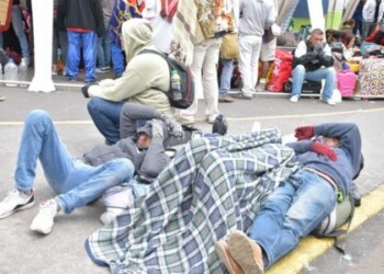 Venezolanos varados en frontera de Perú por problemas migratorios en Ecuador