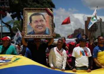 Chavismo marcha en apoyo a medidas de Maduro frente a llamado a paro opositor