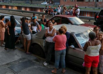 Venezuela ubica sismo en 6,9 y registra daños en edificaciones
