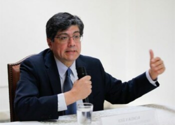 Unos 50.000 venezolanos gestionan su visado en Ecuador, según canciller