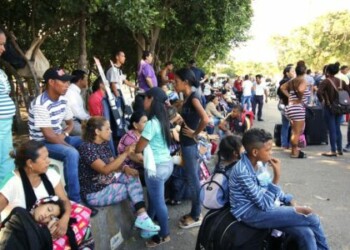 Cabello dice que migración de venezolanos a pie es una campaña contra Maduro