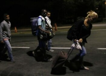 Canciller colombiano visita la frontera para evaluar migración venezolana
