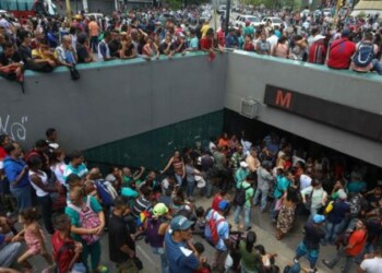 Transporte público colapsa en Caracas tras breve corte de energía eléctrica