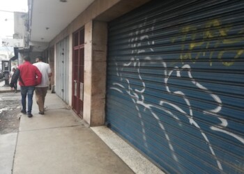 Comercios de los Altos Mirandinos cerrados