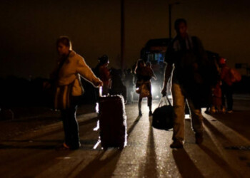 Venezolanos cruzan de Ecuador a  Peru / AFP PHOTO / Luis ROBAYO