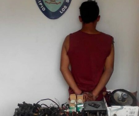 Lo capturan cuando hurtaba herramientas y repuestos de vehículos en Los Salias
