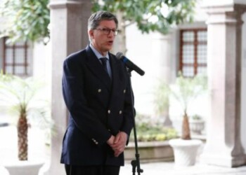  El director para las Américas de la organización Human Rights Watch (HRW), José Miguel Vivanco, habla hoy, martes 29 de mayo del 2018, en Quito (Ecuador). Vivanco invitó hoy a Ecuador a sumarse a las condenas internacionales y regionales sobre violaciones de derechos humanos fundamentales en Venezuela. EFE/José Jácome