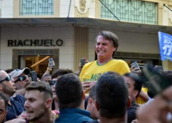 Policía investiga a otras dos personas por atentado a Bolsonaro en Brasil