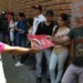 Miles de venezolanos asisten a feria de empleo para emigrantes en Medellín