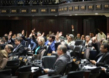 AN desaprueba declaratoria de Emergencia Económica que da poderes exorbitantes a  Maduro