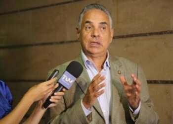 Veloz: Nuevo año escolar se inicia con colegios cerrados y fuga de profesores