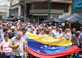 Trabajadores recorrieron calles de Los Teques