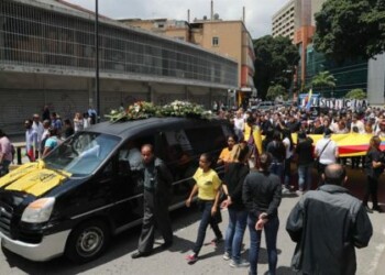 Cortejo recorre calles de Caracas