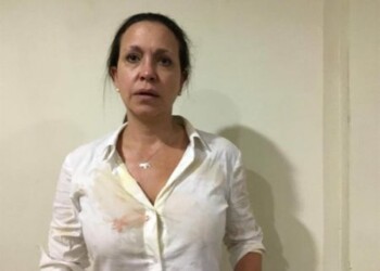 María Corina Machado dice que Maduro ordenó el ataque en su contra