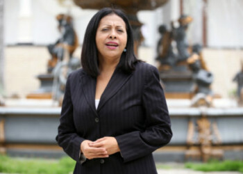 Dignora Hernández a Zapatero: Guárdese sus innecesarias, inoportunas y miserables opiniones