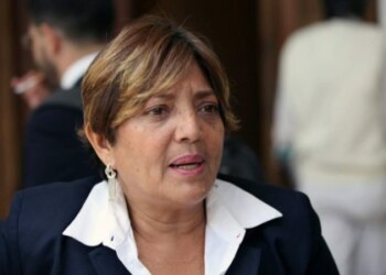 Denuncian al gobernador de Miranda por destituir a profesores que protestan