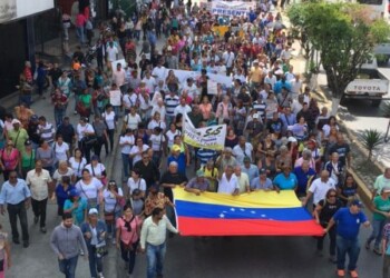 Recorrido por la avenida La Hoyada de Los Teques