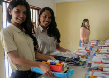 Feria escolar benefició a 878 estudiantes de la escuela Carlos Gauna en Carrizal