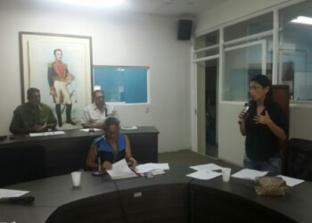 Concejales de Carrizal presentan informe que echa por tierra denuncias de alcalde en su contra