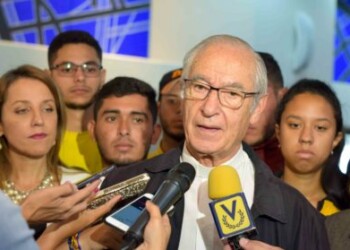Desde el Frente Amplio Venezuela Libre Capítulo Zulia presentaron el Manifiesto “El Zulia proclama la Unidad”, ratificando como objetivo el cambio en la presidencia de la república a través de la movilización de las fuerzas internas y el respaldo de la comunidad internacional.