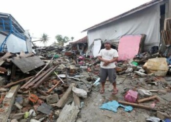 Tsunami en Indonesia deja 430 muertos y 22 mil desplazados