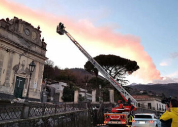 Sicilia declarará estado de calamidad tras terremoto y erupción