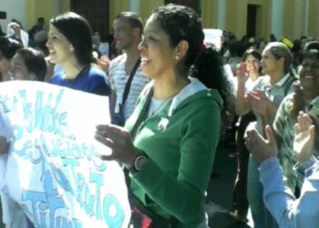 Maestros venezolanos llaman a paro en "defensa de sus derechos laborales