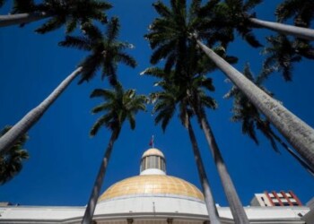 Parlamento Venezuela pide respaldo a pueblo para cesar "usurpación" de Maduro