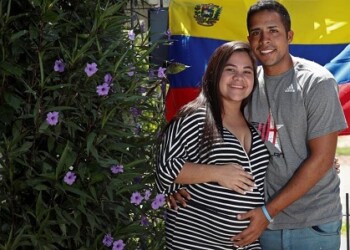 De Venezuela a Argentina, a pie, para llegar al parto de su novia