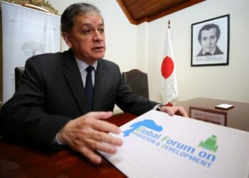 Ecuador quiere que Venezuela desarrolle un sistema "realmente democrático"
