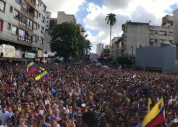 Cabildo Abierto en avenida Bermudez de Los Teques. Foto; Daniel Murolo