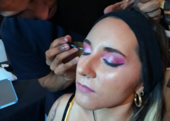Richard Ereipa con tan solo 22 años de edad ha logrado hacerse un nombre en el maquillaje criollo.