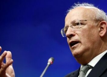 Portugal dice que Maduro debe entender "que su hora acabó" y pide elecciones