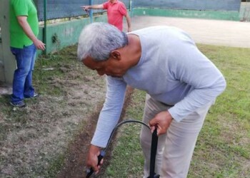 Vecinos recuperan campo deportivo en Los Castores