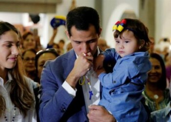 Guaidó denuncia que la abuela de su esposa fue amedrentada por "colectivos"