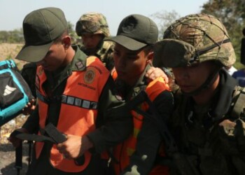 Desertan 85 militares venezolanos en un día a Colombia y ya suman 411