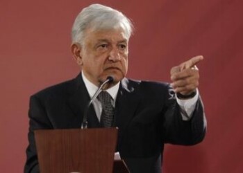 Presidente de México pide a Venezuela no caer en "tentación de uso de fuerza"