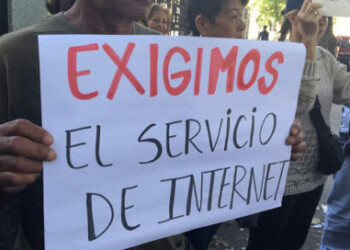 Falla de CANTV tiene sin servicio de internet 
comercios, familias y oficinas públicas en Los Salias