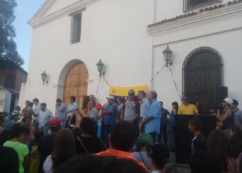 Paracoteños discutieron sobre amnistía y ayuda humanitaria con diputados de la AN