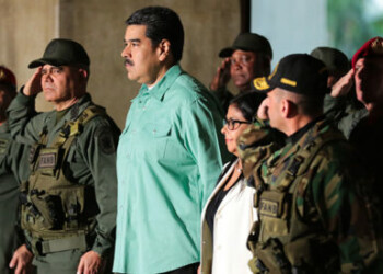 Trump alerta a militares en Venezuela que lo perderán todo si apoyan a Maduro