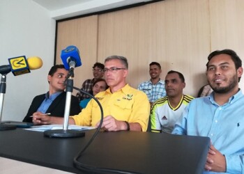Rueda de prensa del alcalde junto a los concejales y directores