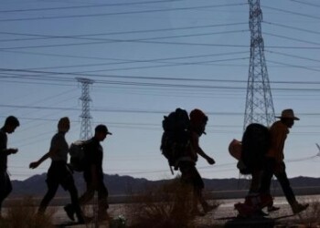 Ecuador extiende a marzo la emergencia ante flujo migratorio de venezolanos